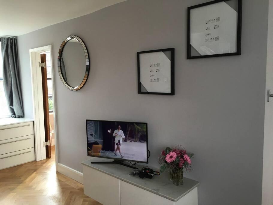 Amazing Apartment Central London Near Tube Station Екстер'єр фото